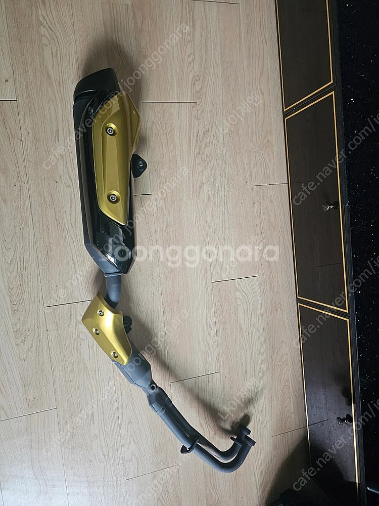 티맥스 560 2022년식 순정머플러 판매합니다--6