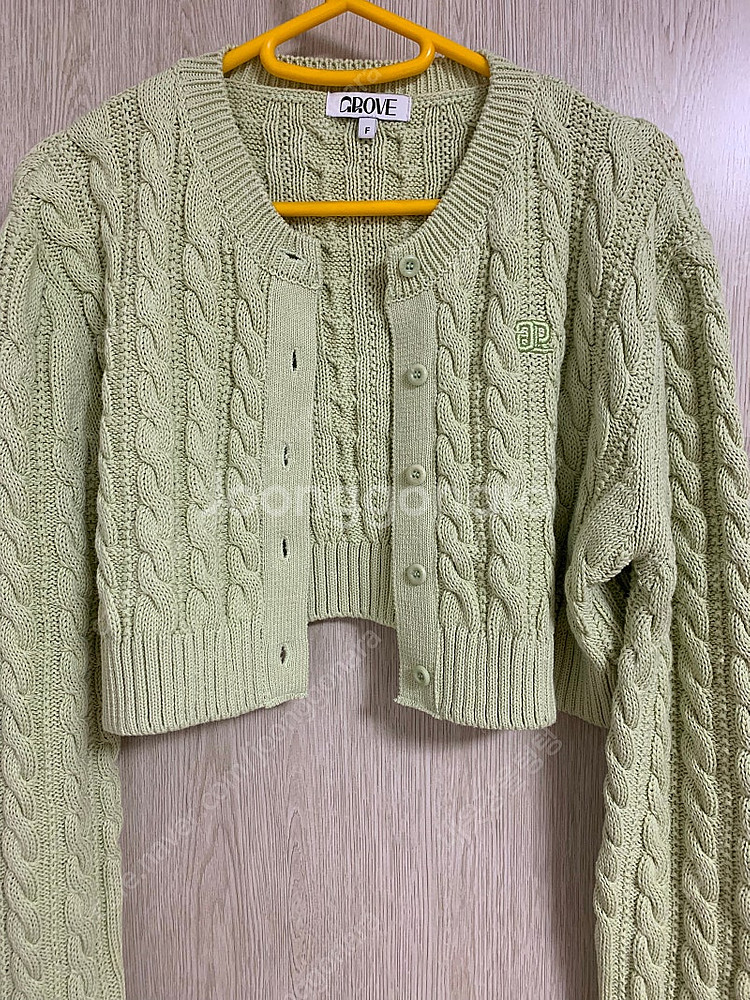 그로브스토어 라임 꽈배기 크롭 가디건 그로브 grove--0
