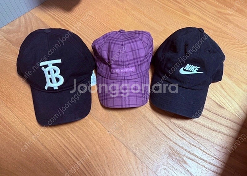 버버리 모자 2개--0