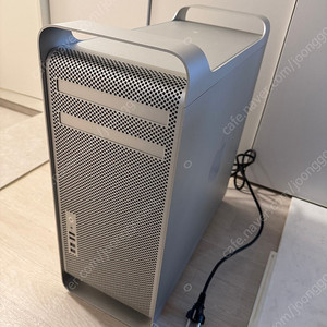 맥프로 타워맥 (Mid 2010, 2 x 3.46GHz 6-Core, DDR3 96GB, RX 580 8GB, 1TB) 팔아요