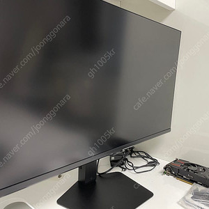 32인치 4k 모니터 32dg700 s급 (2주 사용 후 기변)