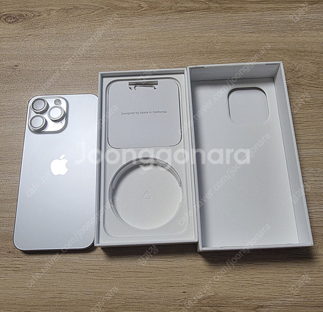 아이폰 15 프로맥스 256gb 화이트티타늄색상 판매합...--1