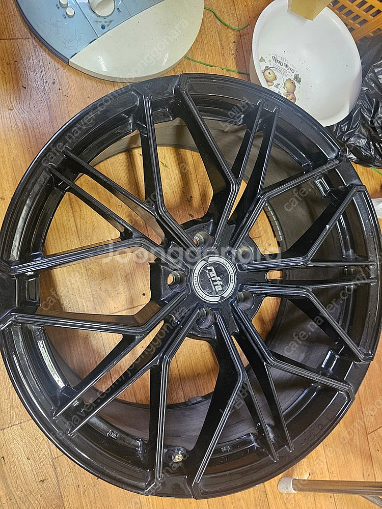 20인치 경량휠 팝니다--0