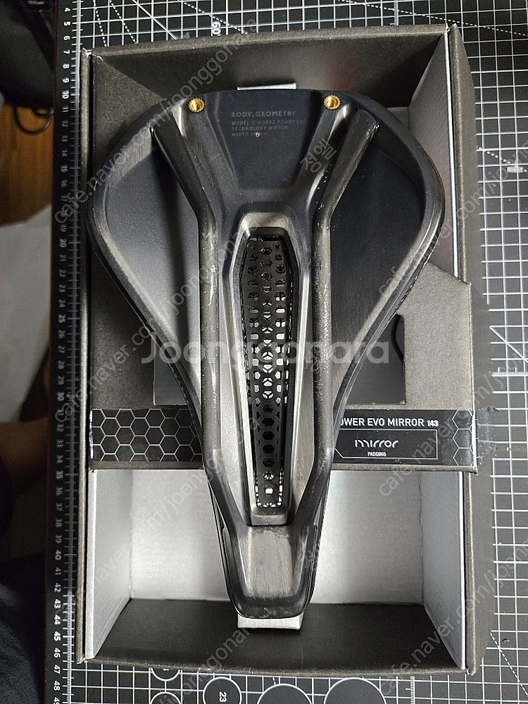스페셜라이즈드 신형 에스웍스 파워 에보 미러 안장 (143) 판매합니다.--1