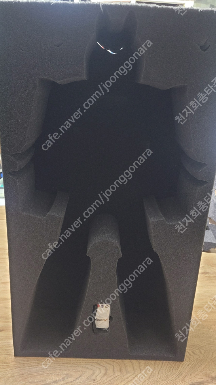 76.7 태권브이 애니버전 미개봉 외 판매합니다. 빠른 문의는 전화나 문자로 주세요. 앱채팅은 거의 안 봅니다.--3