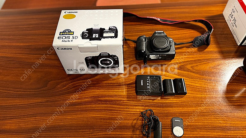 EOS 5D Mark 2,EF 24-70mm f/2.8...--1