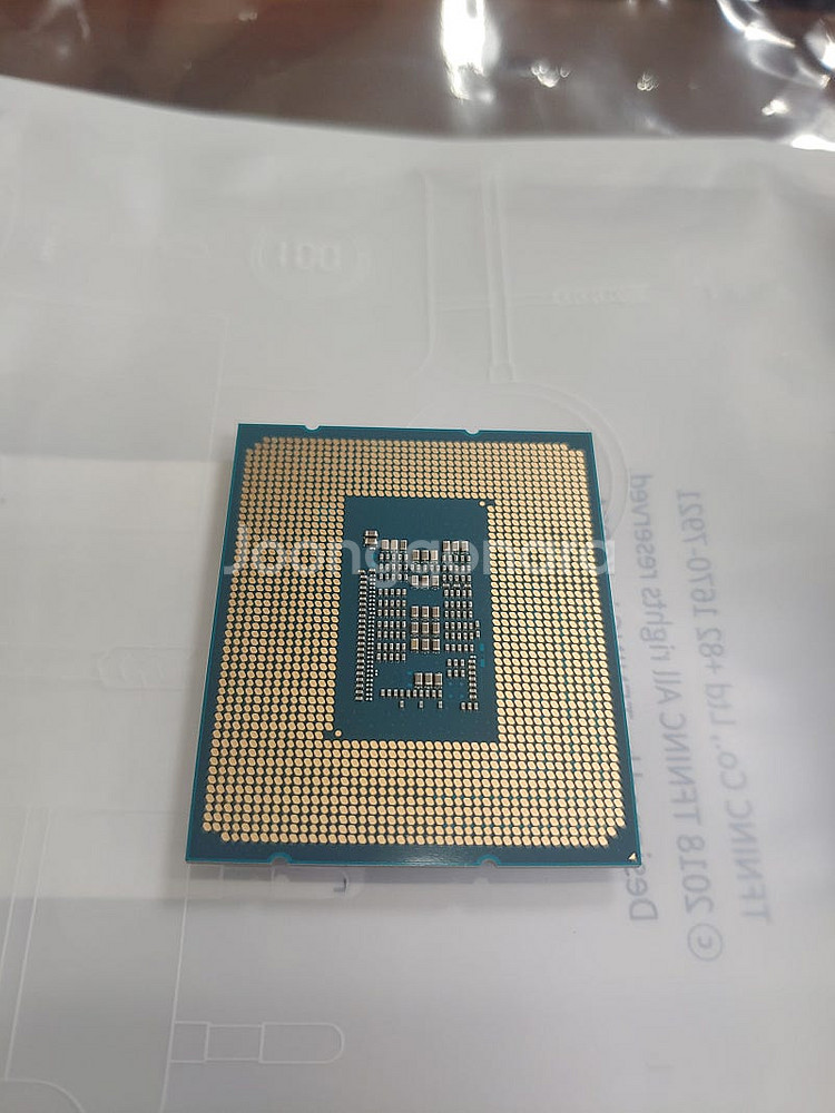 인텔 12세대 i3-12100 CPU--1