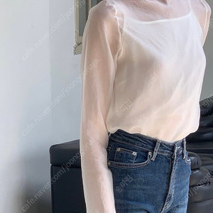 파리앤뉴욕 siyeon 스파클링 블라우스 새상품(아화이트/브론즈)