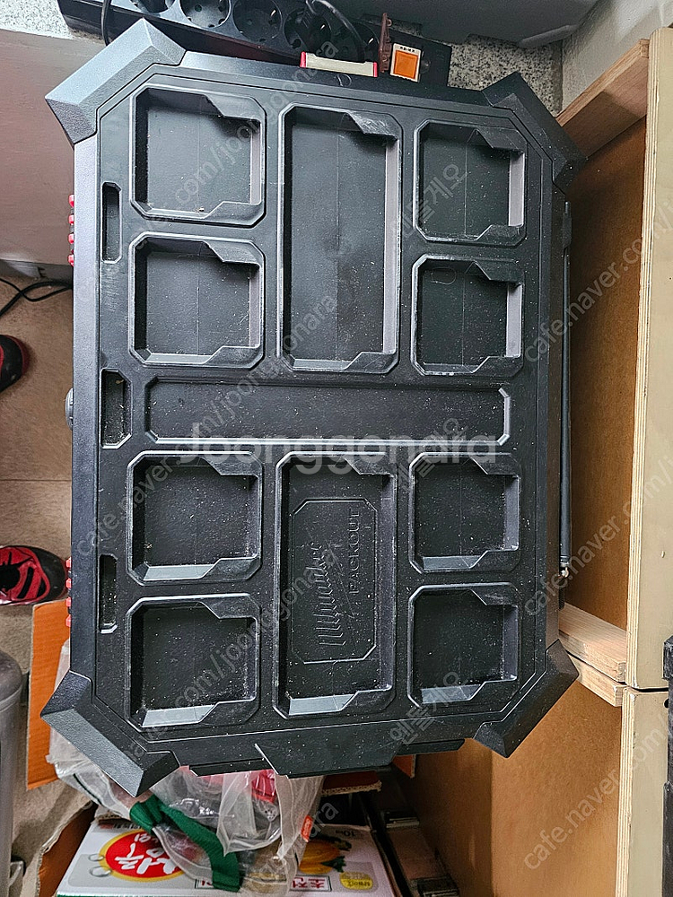 밀워키 m18 prc 팩아웃 라디오 팝니다.--1