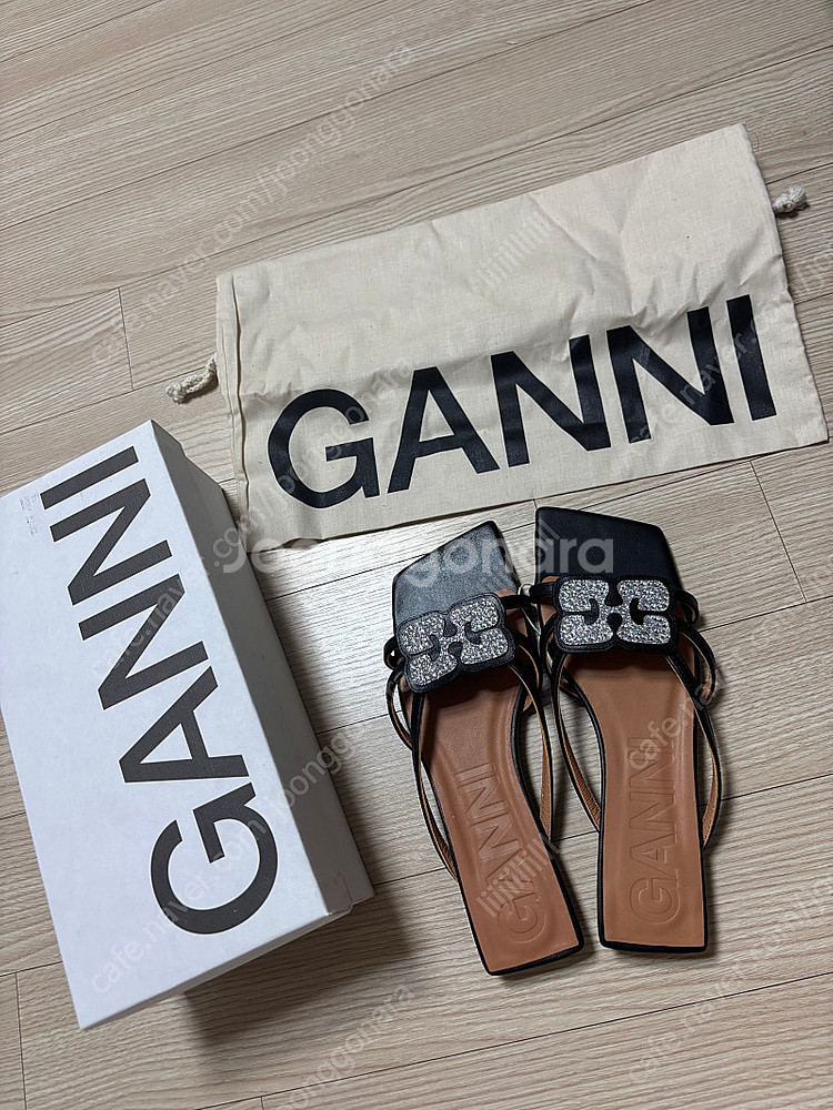 GANNI 가니 샌들 버터플라이 블랙 37 새상품--4