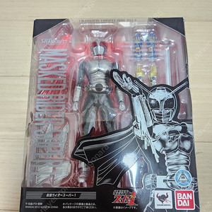 SH figuarts 가면라이더 슈퍼 원 판매합니다.