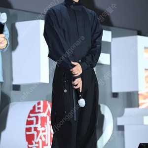 지방시 오버핏 하이넥 카라 메튜 명작 셔츠 네이비 39사이즈 팝니다