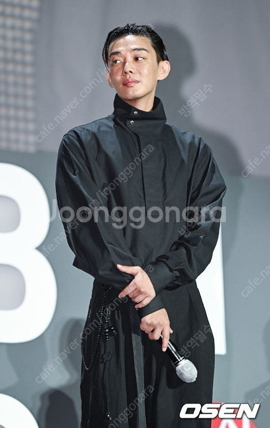 지방시 오버핏 하이넥 카라 메튜 명작 셔츠 네이비 39...--1