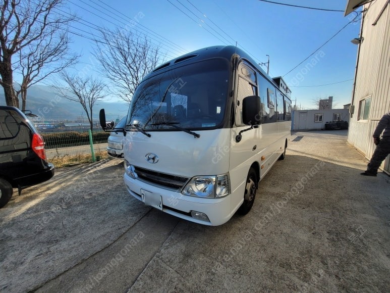 카운티 캠핑카 인산철1200A 태양광 1200W 판매합니다. 이미지