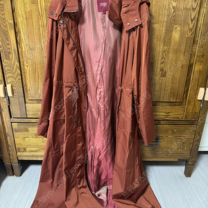 코스모폴리탄줄라이 바람막이 트렌치코트