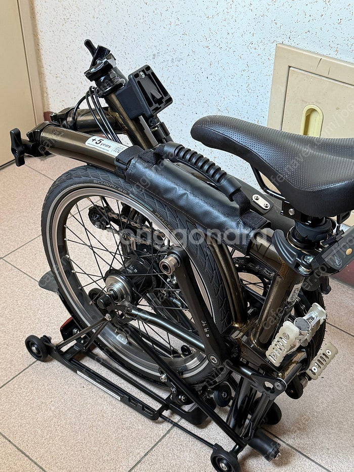 24년형 브롬톤 m6r 블랙라커 민트급 판매합니다.--0