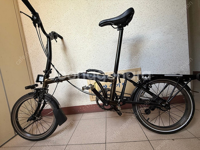 24년형 브롬톤 m6r 블랙라커 민트급 판매합니다.--3