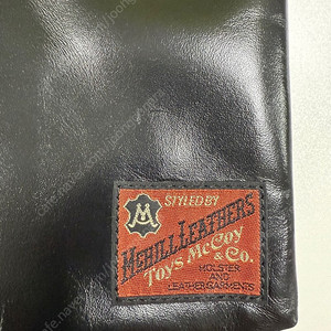 토이즈맥코이 핼맷백 미착용 신품 팝니다.