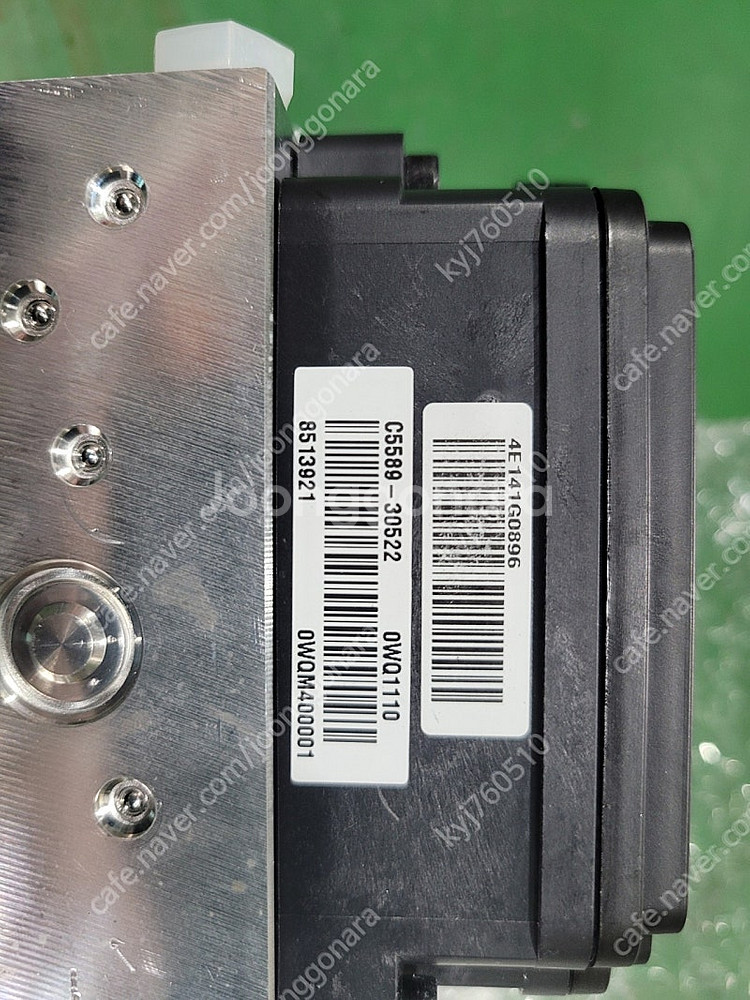 올뉴쏘렌토 ABS모듈 판매/품번 58910-C5822 200,000원--1