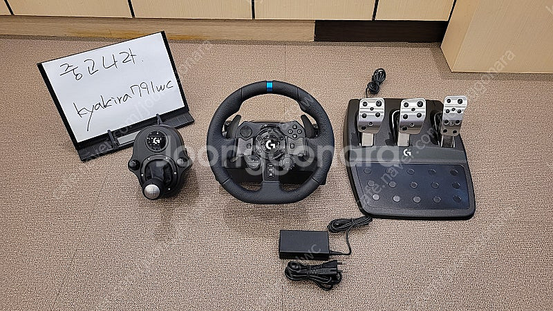 로지텍 레이싱휠 G923 및 쉬프트 일괄으로 판매 (직...--0
