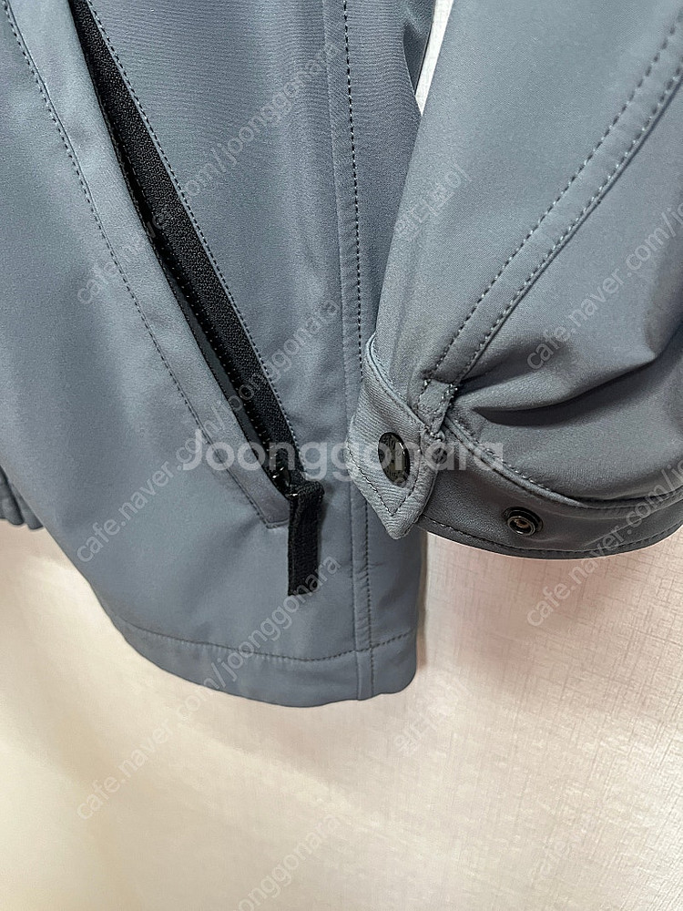 스톤아일랜드 남자 라이트 소프트쉘 후드 자켓 L 100...--3