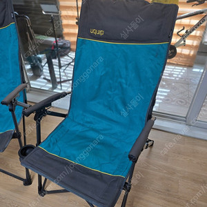 유큅 릴럭스 체어 캠핑의자 팝니다. 2개 일괄구매시