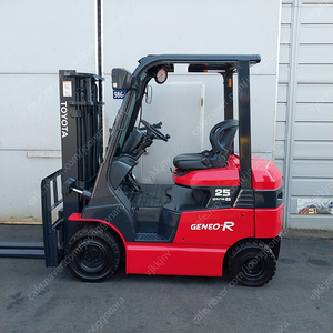 도요타 전동지게차 2.5톤 싸이드쉬프트장착 2015년식 상품배터리 2단3000MM 중고 이미지