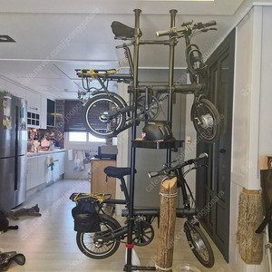 [판매중] 치사이클 2대 + 2단거치대 이미지