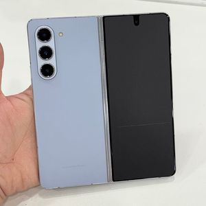 갤럭시Z폴드5 (F946) 512GB 무잔상 미파손 공기계 60만원에 판매합니다-!