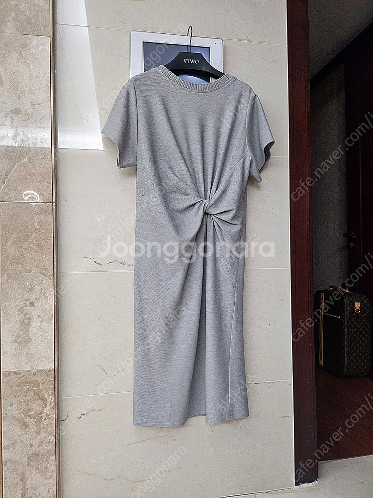 랑방 꼬임 원피스--1