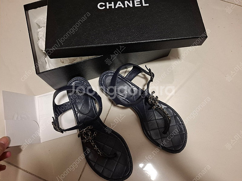 샤넬 CC 로고샌들 네이비 36 사이즈--3