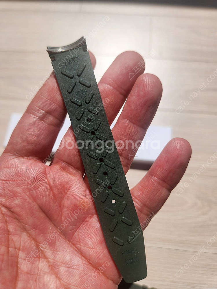 IWC 포르투기저용 러버 스트랩(올리브그린) 판매합니다--3