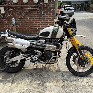 트라이엄프 1200xe