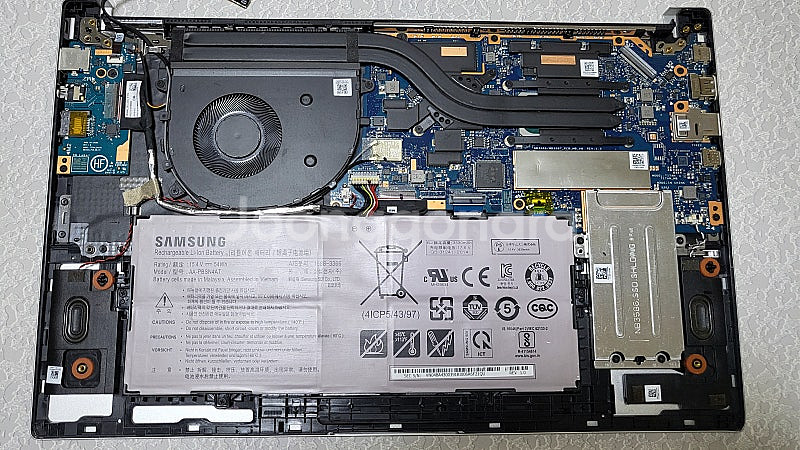 (부품용) 삼성 갤럭시노트북 NT750XDA 팝니다.--3