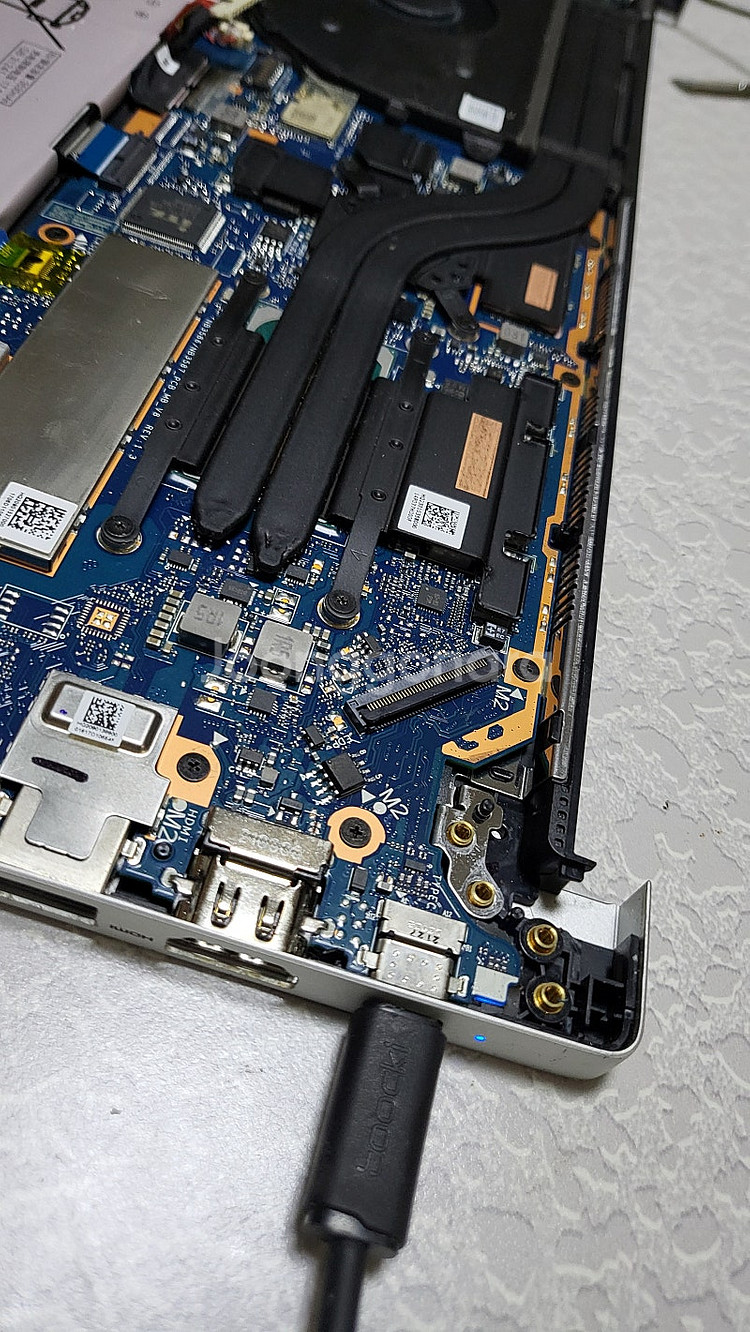 (부품용) 삼성 갤럭시노트북 NT750XDA 팝니다.--4