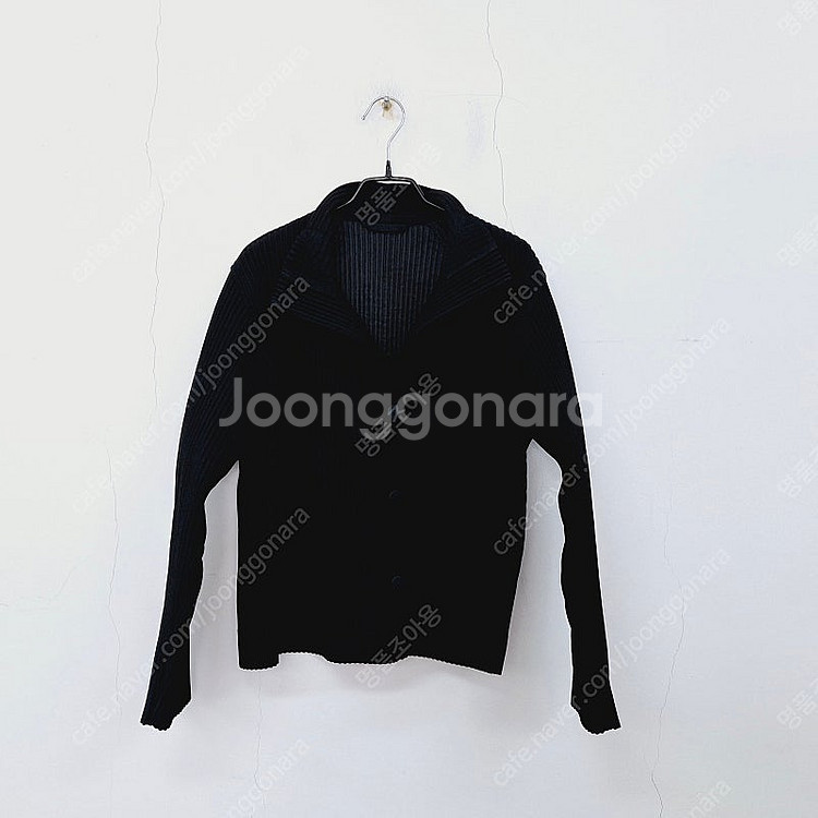 옴므플리세 23FW 8월 먼슬리 플리츠 하이넥 버튼 자...--4