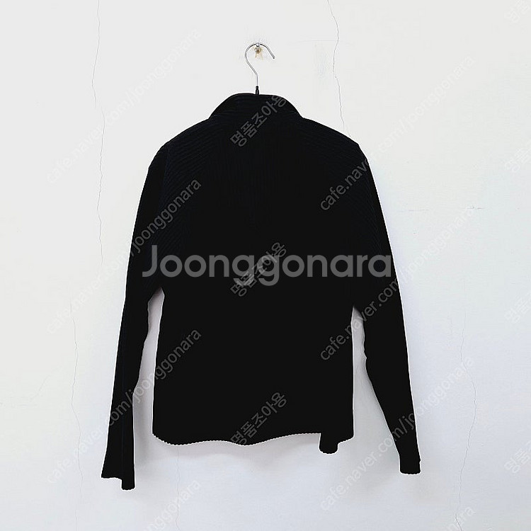 옴므플리세 23FW 8월 먼슬리 플리츠 하이넥 버튼 자...--5