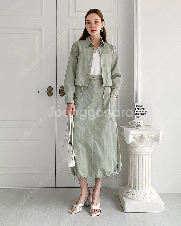 [미착용/새상품] 바스락 셔츠 자켓 카고 밴딩 롱 스커트 간절기 여름 투피스세트--0