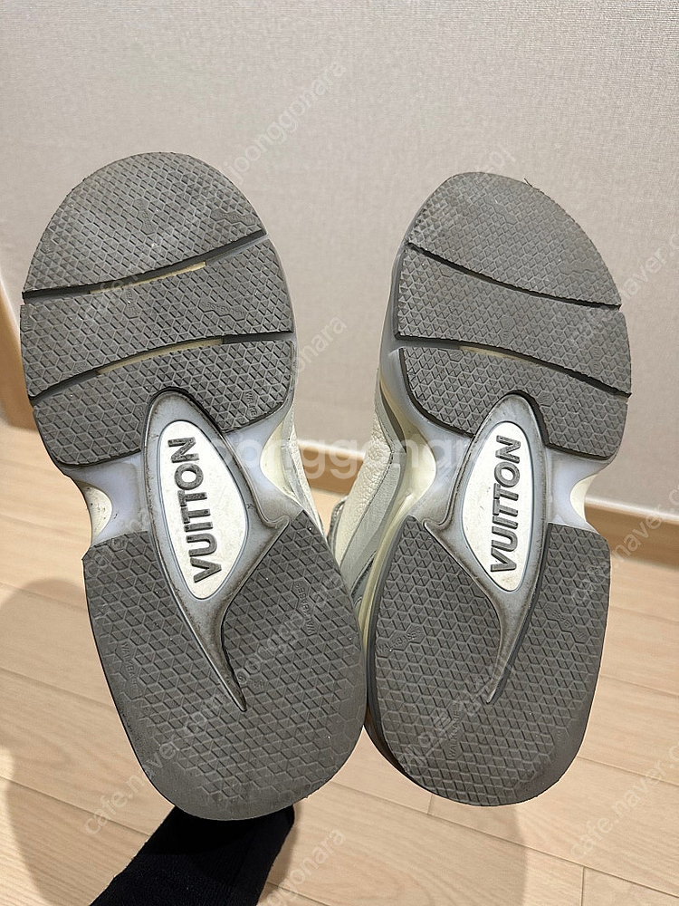 루이비통 남성 LV 트레이너 2 스니커즈 gris 6사이드--4