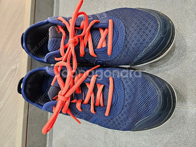 아디다스 여성운동화 240 사이즈(택포)--0