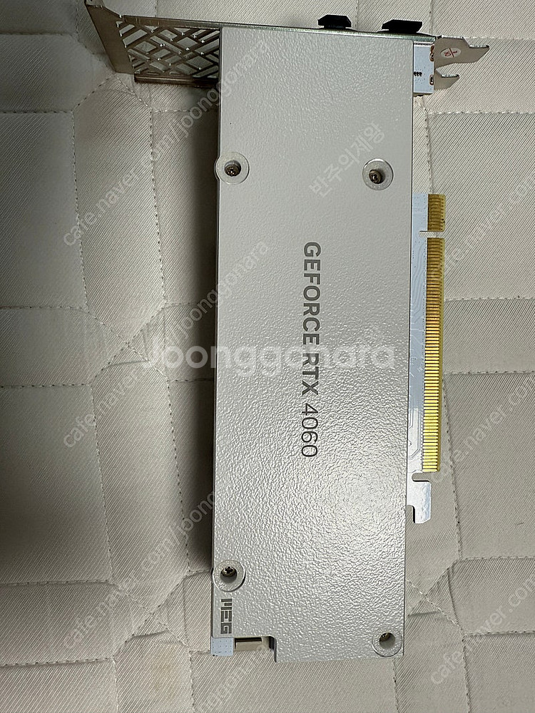 갤럭시 4060 lp 8g 화이트 3팬 팝니다--3