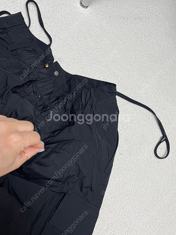 (새상품)아노락 밴딩 블랙 카고팬츠--8
