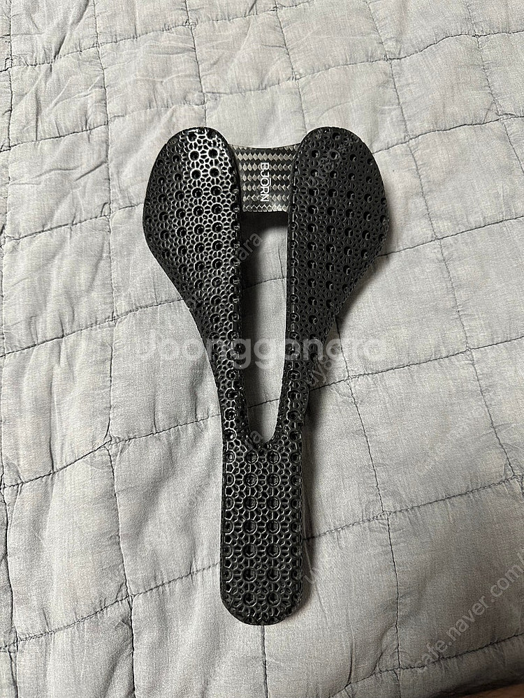 비욘 셋카 안장 143mm--0