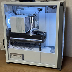 9800X3D+X870E 엣지+지스킬 로얄실버 64gb+P51 1tb+슈플1200w+커세어 7000D...화이트컨셉 반본체 팝니다
