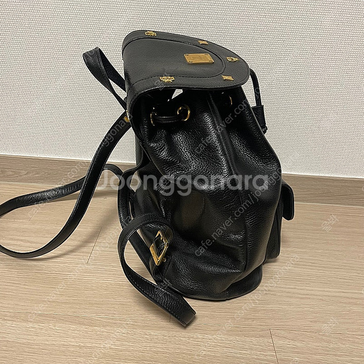 MCM 오리지날 버킷백 여성 가죽 백팩 블랙 금장 포인...--2