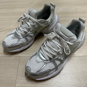 나이키 V2K 런 270