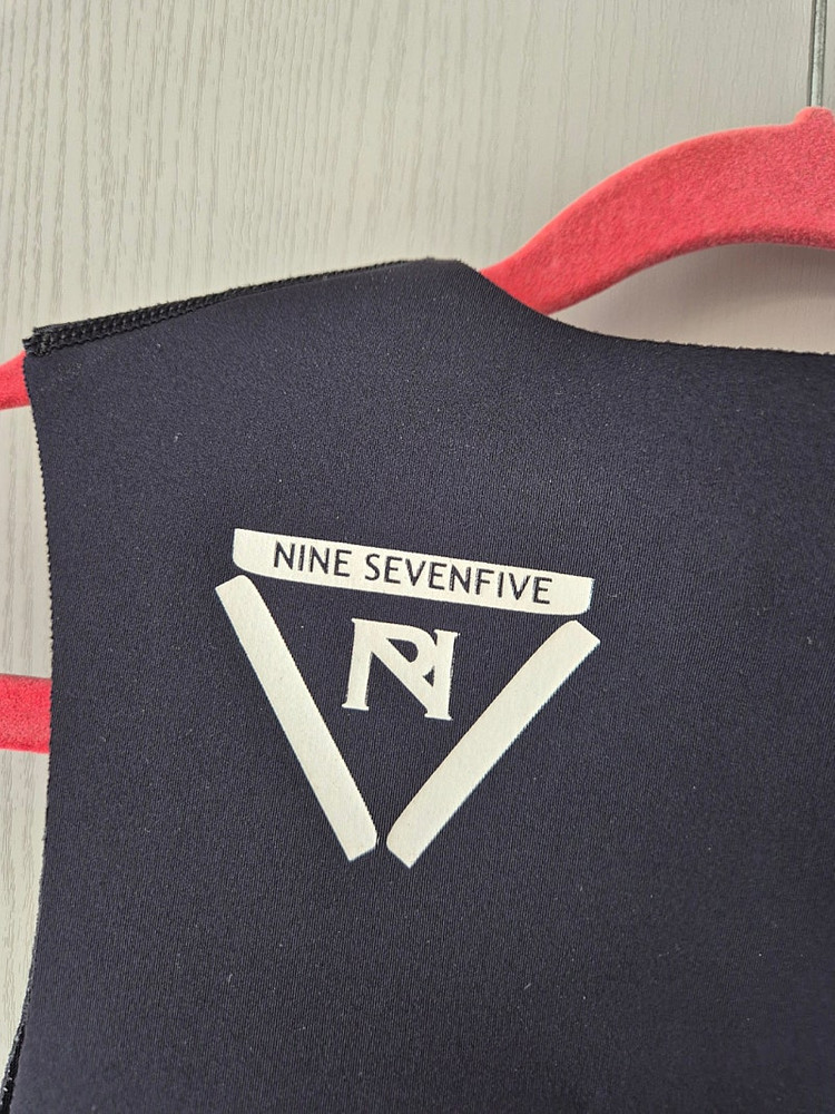 N9.75 여성 베스트 슈트 이미지