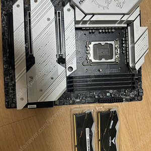 MSI Z690 FORCE // 델타 DDR5 32GB 팝니다