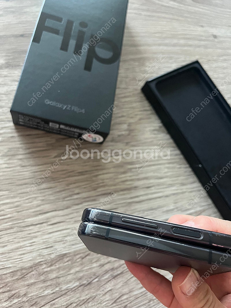 갤럭시 Z플립4 256gb 그라파이트 택포--4