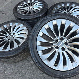 제네시스 EQ900 19인치 중고 휠·타이어 세트 팔아요